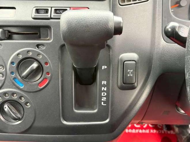 タウンエースバン1.5 GL 4WD　全塗装済　寒冷地仕様　社外ナビ　フルセグ　バックカメラ　ETC　キーレスエントリー　リアヒーター　パワステ　パワーウィンドウ　エアコン　ABS 1500