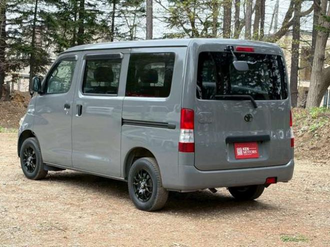 タウンエースバン1.5 GL 4WD　全塗装済　寒冷地仕様　社外ナビ　フルセグ　バックカメラ　ETC　キーレスエントリー　リアヒーター　パワステ　パワーウィンドウ　エアコン　ABS 1500