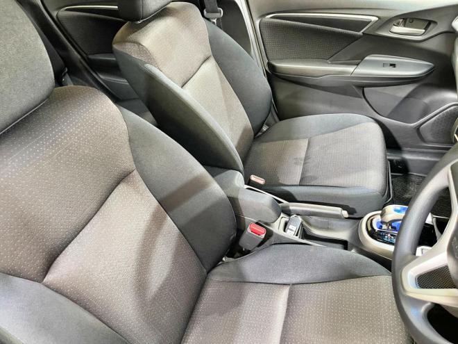 フィット1.5ハイブリッドFパッケージ 4WD 5年保証 スマキー ナビ ETC 自社認証工場 車検整備2年付 修復歴無 寒冷地仕様 禁煙