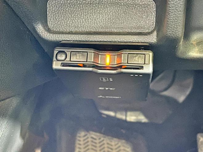 フィット1.5ハイブリッドFパッケージ 4WD 5年保証 スマキー ナビ ETC 自社認証工場 車検整備2年付 修復歴無 寒冷地仕様 禁煙