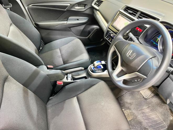 フィット1.5ハイブリッドFパッケージ 4WD 5年保証 スマキー ナビ ETC 自社認証工場 車検整備2年付 修復歴無 寒冷地仕様 禁煙