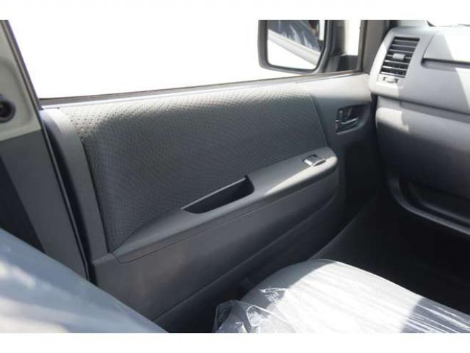 ハイエースバン2.7 スーパーGL ワイド ロング ミドルルーフ 4WD　9型/丸目フェイス/アースカラー/4WD/2.7ガソリン/ナビ付 2700