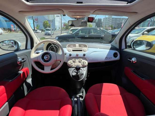 フィアット500(チンクエチェント) 1.2 8V ポップ　左ハンドル　5MT　赤/ベージュ/水色内装　電動サンルーフ　キーレス　純正オーディオ　FOXスポーツマフラー　グレッティエアクリーナー　DEPOヘッドライト 2WD 1200