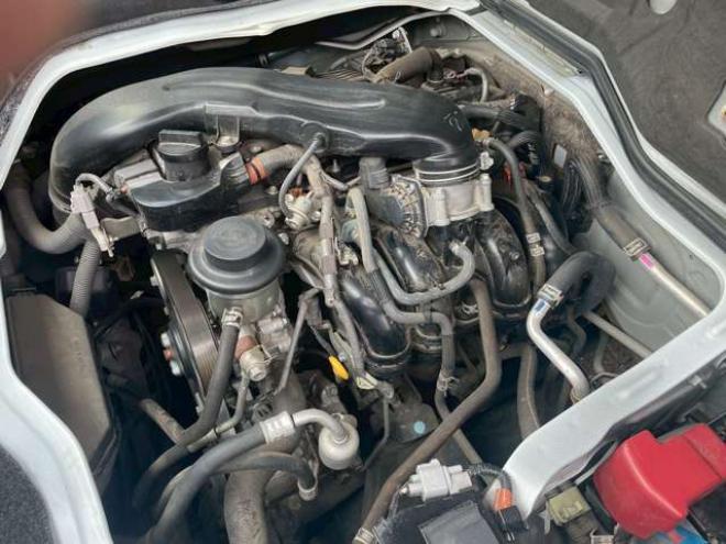 ハイエース2.7 GL ロング ミドルルーフ 4WD　4WD　トヨタセーフティーセンス　フロントリアヒーター　左側パワースライド 2700