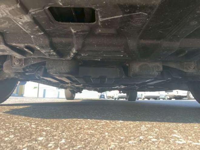 ハイエースコミューター 2.7 DX 4WD　4WD　乗車定員大人4人+幼児18人　置き去り防止装置　リヤヒーター　リヤエアコン 2700