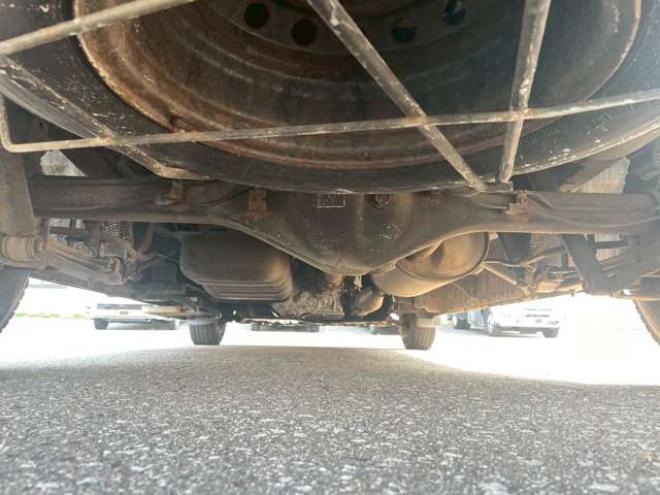 ハイエースコミューター 2.7 DX 4WD　4WD　乗車定員大人4人+幼児18人　置き去り防止装置　リヤヒーター　リヤエアコン 2700