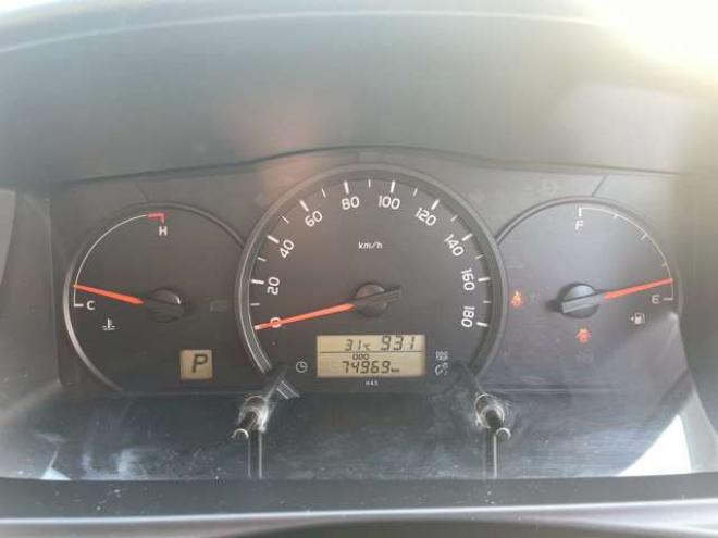 ハイエースコミューター 2.7 DX 4WD　4WD　乗車定員大人4人+幼児18人　置き去り防止装置　リヤヒーター　リヤエアコン 2700