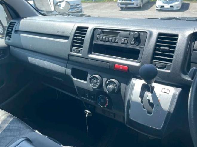 ハイエースバン2.8 ウェルキャブ Bタイプ ロング ディーゼルターボ 4WD　4WD　寒冷地仕様　10人乗り(車いす2基+8人)　パワースライドドア　リヤクーラー　リヤヒーター 福祉車両 2800