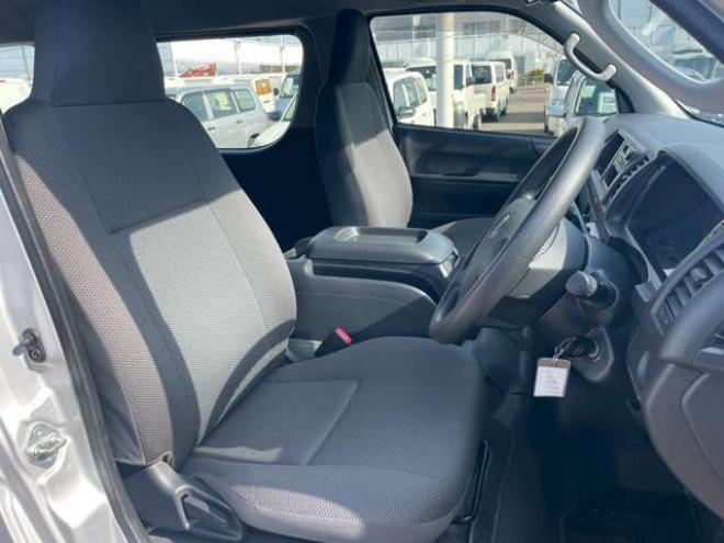 ハイエース2.7 DX ロング ミドルルーフ 4WD　4WD　左側パワースライド　バックカメラ　リアヒーター 2700