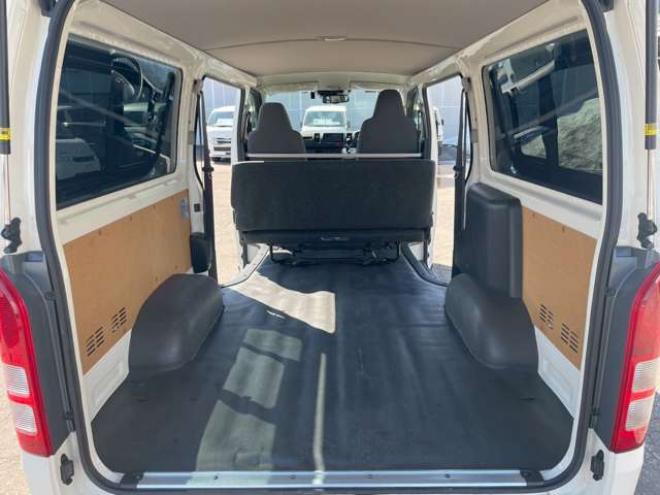 ハイエースバン2.8 DX ロング ディーゼルターボ 4WD　4WD　トヨタセーフティーセンス　寒冷地仕様　フロントリアヒーター　両側スライドドア 2800