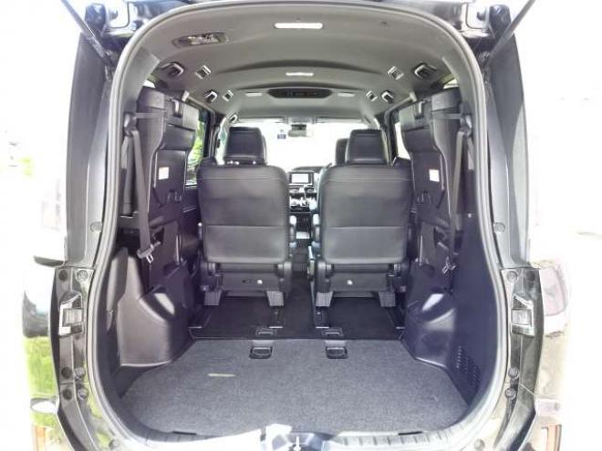エスクァイア2.0 Gi 4WD　本州車　保証1年/走行距離無制限　後期 4WD　セーフティセンス　両側パワースライドドア　バックカメラ　本革シート　前席シートヒーター　アイドリングストップ　ビルトインETC　LEDヘッドライト　冬タイヤ付 2000