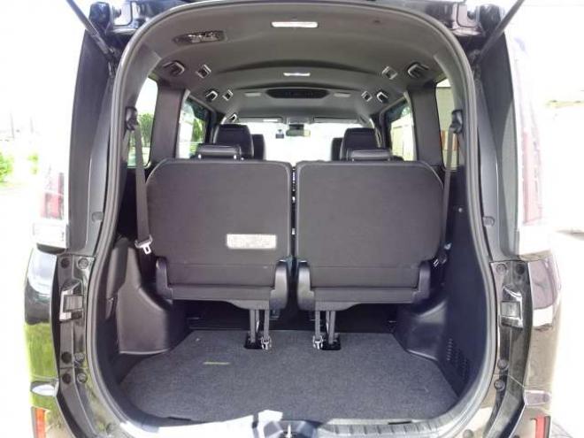 エスクァイア2.0 Gi 4WD　本州車　保証1年/走行距離無制限　後期 4WD　セーフティセンス　両側パワースライドドア　バックカメラ　本革シート　前席シートヒーター　アイドリングストップ　ビルトインETC　LEDヘッドライト　冬タイヤ付 2000