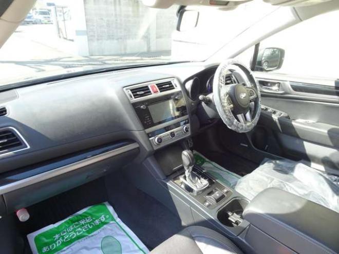 レガシィアウトバック 2.5 リミテッド 4WD　本州車　保証1年/走行距離無制限　4WD　アイサイトVer3　本革シート　パワーバックドア　全席シートヒーター　バックカメラ パワーシート ハーマンカードンサウンドシステム　シートメモリー 冬タイヤ付き LEDライト 2500