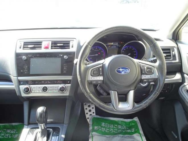 レガシィアウトバック 2.5 リミテッド 4WD　本州車　保証1年/走行距離無制限　4WD　アイサイトVer3　本革シート　パワーバックドア　全席シートヒーター　バックカメラ パワーシート ハーマンカードンサウンドシステム　シートメモリー 冬タイヤ付き LEDライト 2500