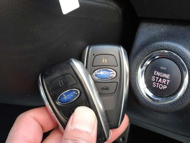 レガシィアウトバック 2.5 リミテッド 4WD　本州車　保証1年/走行距離無制限　4WD　アイサイトVer3　本革シート　パワーバックドア　全席シートヒーター　バックカメラ パワーシート ハーマンカードンサウンドシステム　シートメモリー 冬タイヤ付き LEDライト 2500