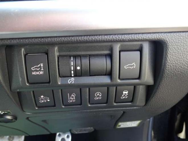 レガシィアウトバック 2.5 リミテッド 4WD　本州車　保証1年/走行距離無制限　4WD　アイサイトVer3　本革シート　パワーバックドア　全席シートヒーター　バックカメラ パワーシート ハーマンカードンサウンドシステム　シートメモリー 冬タイヤ付き LEDライト 2500
