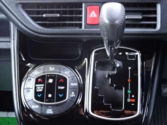 ヴォクシー2.0 ZS 4WD　本州車　保証1年/走行距離無制限　4WD　後期　純正10インチナビ　フリップダウンモニタ　両側パワースライドドア　　地デジ　バックカメラ　LEDヘッドライト　AUTOHIビーム　スマートキー　クルコン 2000