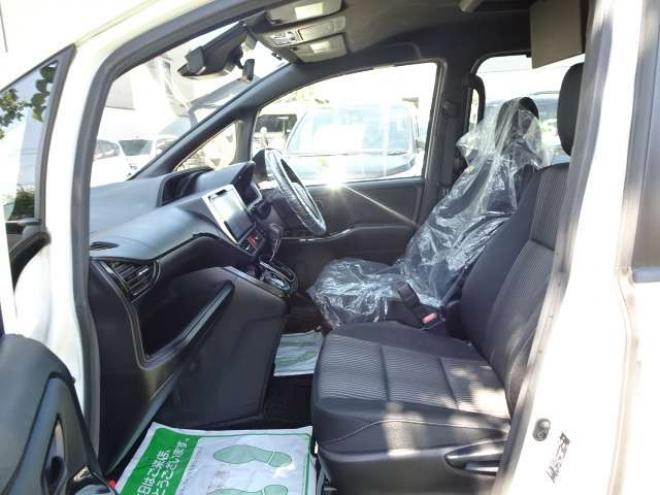 ヴォクシー2.0 ZS 4WD　本州車　保証1年/走行距離無制限　4WD　後期　純正10インチナビ　フリップダウンモニタ　両側パワースライドドア　　地デジ　バックカメラ　LEDヘッドライト　AUTOHIビーム　スマートキー　クルコン 2000