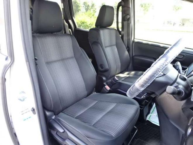 ヴォクシー2.0 ZS 4WD　本州車　保証1年/走行距離無制限　4WD　後期　純正10インチナビ　フリップダウンモニタ　両側パワースライドドア　　地デジ　バックカメラ　LEDヘッドライト　AUTOHIビーム　スマートキー　クルコン 2000
