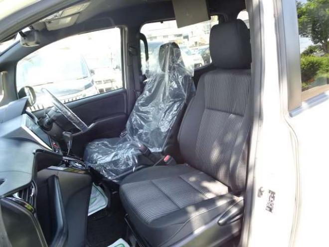 ヴォクシー2.0 ZS 4WD　本州車　保証1年/走行距離無制限　4WD　後期　純正10インチナビ　フリップダウンモニタ　両側パワースライドドア　　地デジ　バックカメラ　LEDヘッドライト　AUTOHIビーム　スマートキー　クルコン 2000