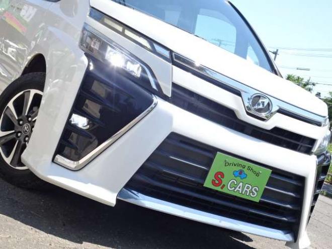 ヴォクシー2.0 ZS 4WD　本州車　保証1年/走行距離無制限　4WD　後期　純正10インチナビ　フリップダウンモニタ　両側パワースライドドア　　地デジ　バックカメラ　LEDヘッドライト　AUTOHIビーム　スマートキー　クルコン 2000