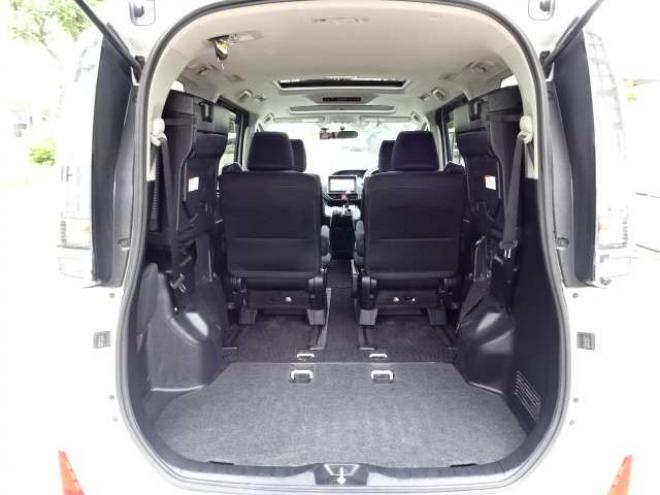 ヴォクシー2.0 ZS 4WD　本州車　保証/走行距離無制限　サンルーフ　4WD　ツインムーンルーフ　両側パワースライドドア　純正9型ナビ　　バックカメラ　Bluetooth接続　前後ドライブレコーダー　コーナーセンサー　ETC　LEDヘッドライト 2000