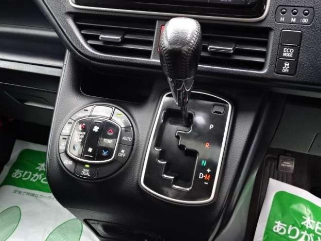 ヴォクシー2.0 ZS 4WD　本州車　保証/走行距離無制限　サンルーフ　4WD　ツインムーンルーフ　両側パワースライドドア　純正9型ナビ　　バックカメラ　Bluetooth接続　前後ドライブレコーダー　コーナーセンサー　ETC　LEDヘッドライト 2000
