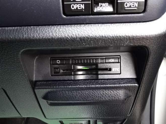 ヴォクシー2.0 ZS 4WD　本州車　保証/走行距離無制限　サンルーフ　4WD　ツインムーンルーフ　両側パワースライドドア　純正9型ナビ　　バックカメラ　Bluetooth接続　前後ドライブレコーダー　コーナーセンサー　ETC　LEDヘッドライト 2000