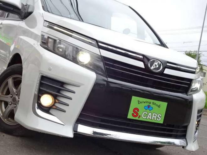 ヴォクシー2.0 ZS 4WD　本州車　保証/走行距離無制限　サンルーフ　4WD　ツインムーンルーフ　両側パワースライドドア　純正9型ナビ　　バックカメラ　Bluetooth接続　前後ドライブレコーダー　コーナーセンサー　ETC　LEDヘッドライト 2000