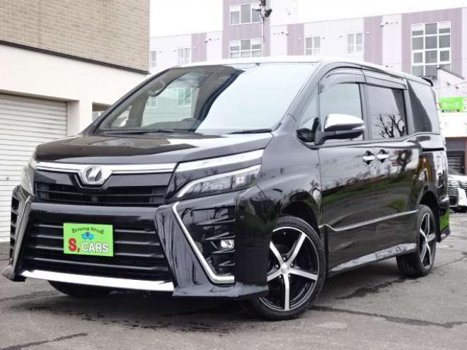 ヴォクシー2.0 ZS 煌 4WD　本州車　保証1年/走行距離無制限　4WD　後期　トヨタセーフティセンス　両側パワースライドドア　純正ナビ　地デジ　バックカメラ　エンジンスターター　LEDヘッドライト　ドライブレコーダー　AUTOHIビーム 2000