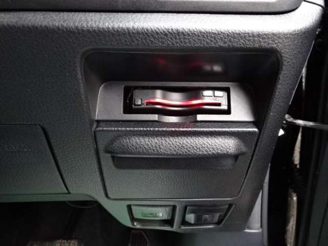 ヴォクシー2.0 ZS 煌 4WD　本州車　保証1年/走行距離無制限　4WD　後期　トヨタセーフティセンス　両側パワースライドドア　純正ナビ　地デジ　バックカメラ　エンジンスターター　LEDヘッドライト　ドライブレコーダー　AUTOHIビーム 2000