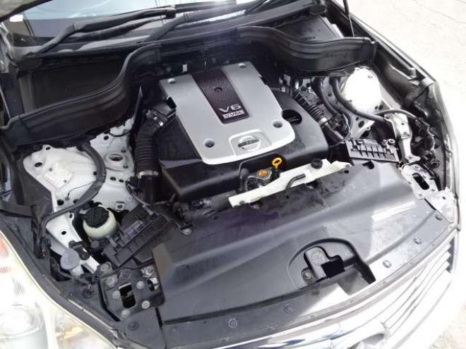 スカイラインクロスオーバー3.7 370GT FOUR タイプP 4WD　本州車　純正エアロ　メーカーナビ　地デジ　フロントカメラ　サイドカメラ　バックカメラ　BOSEサウンドシステム　黒本革シート　パワーシート　シートヒーター　ETC　プッシュスタート　ステアリングスイッチ 3700