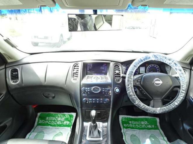 スカイラインクロスオーバー3.7 370GT FOUR タイプP 4WD　本州車　純正エアロ　メーカーナビ　地デジ　フロントカメラ　サイドカメラ　バックカメラ　BOSEサウンドシステム　黒本革シート　パワーシート　シートヒーター　ETC　プッシュスタート　ステアリングスイッチ 3700