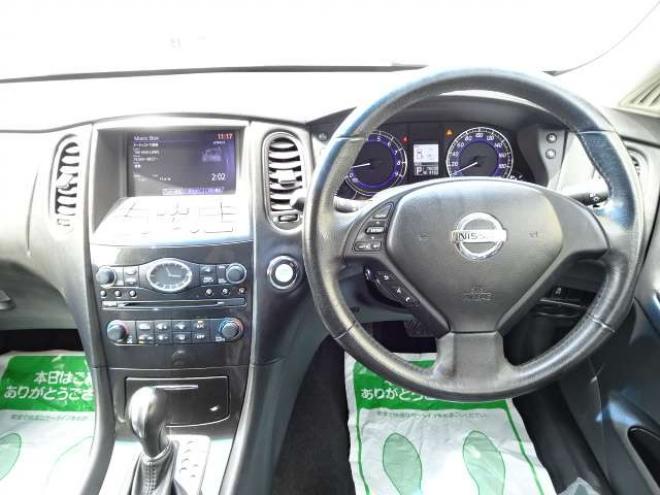 スカイラインクロスオーバー3.7 370GT FOUR タイプP 4WD　本州車　純正エアロ　メーカーナビ　地デジ　フロントカメラ　サイドカメラ　バックカメラ　BOSEサウンドシステム　黒本革シート　パワーシート　シートヒーター　ETC　プッシュスタート　ステアリングスイッチ 3700