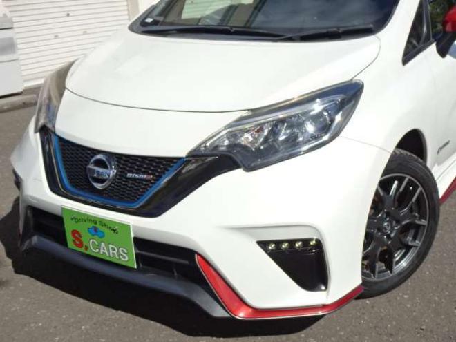 ノート1.2 e-POWER NISMO　本州車　ハイブリットシステム保証2年付　ワンオーナー　社外ナビ　Bluetooth接続　 エマージェンシーブレーキサポート　車線逸脱警報　NISMO純正アルミ　純正LEDヘッドライト　プッシュスタート　冬タイヤ付 2WD 1200