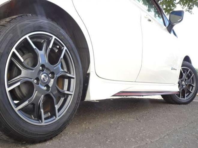 ノート1.2 e-POWER NISMO　本州車　ハイブリットシステム保証2年付　ワンオーナー　社外ナビ　Bluetooth接続　 エマージェンシーブレーキサポート　車線逸脱警報　NISMO純正アルミ　純正LEDヘッドライト　プッシュスタート　冬タイヤ付 2WD 1200