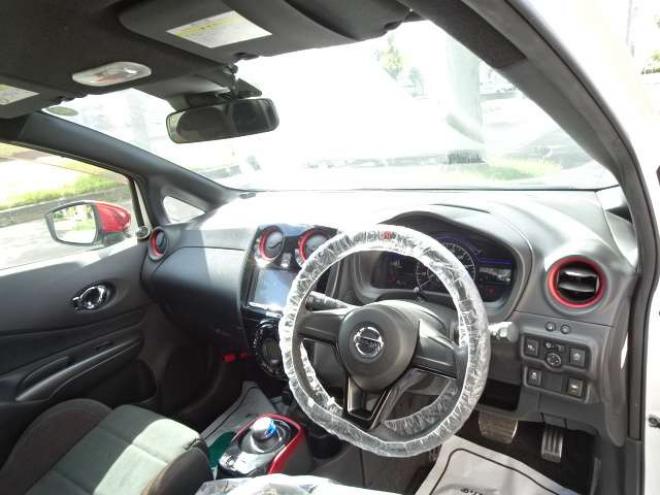 ノート1.2 e-POWER NISMO　本州車　ハイブリットシステム保証2年付　ワンオーナー　社外ナビ　Bluetooth接続　 エマージェンシーブレーキサポート　車線逸脱警報　NISMO純正アルミ　純正LEDヘッドライト　プッシュスタート　冬タイヤ付 2WD 1200