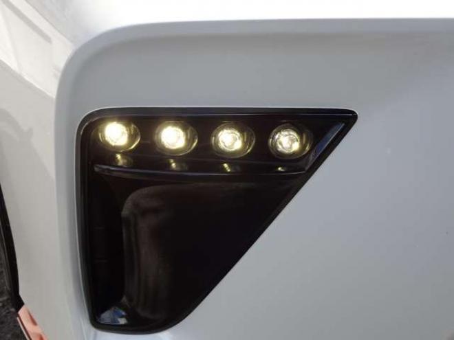 ノート1.2 e-POWER NISMO　本州車　ハイブリットシステム保証2年付　ワンオーナー　社外ナビ　Bluetooth接続　 エマージェンシーブレーキサポート　車線逸脱警報　NISMO純正アルミ　純正LEDヘッドライト　プッシュスタート　冬タイヤ付 2WD 1200