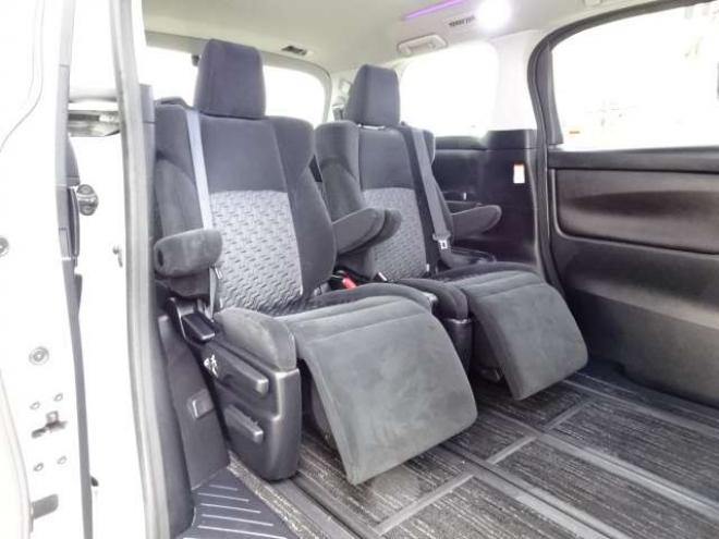 アルファード2.5 S 4WD　本州車　保証1年/走行距離無制限　4WD　両側パワースライドドア　社外9型ナビ　地デジ　バックカメラ　Bluetooth接続　LEDヘッドライト　前後ドライブレコーダー　ビルトインETC　冬タイヤ付属　純正18インチアルミ 2500