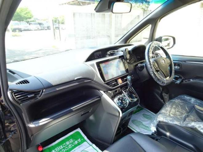 エスクァイア2.0 Gi 4WD　本州車　保証1年/走行距離無制限　4WD　モデリスタエアロ　トヨタセーフティセンスC　TEIN車高調　純正オプショングリル　両側パワースライドドア　純正10型ナビ　TV　バックカメラ　純正エンジンスターター 本革 2000