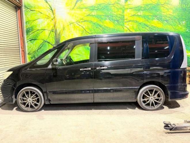 セレナ2.0 ハイウェイスター Jパッケージ 4WD　防錆塗装4WDTVナビBカメ後席モニタETC 2000