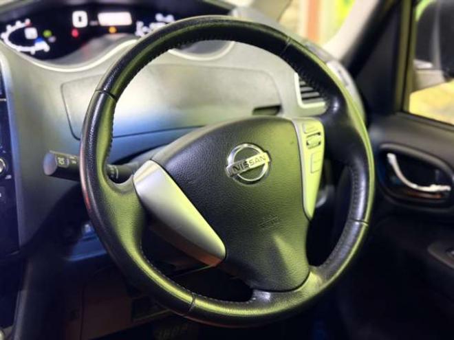 セレナ2.0 ハイウェイスター 4WD　防錆塗装4WDTVナビBカメETCドラレコ後席モニタ 2000