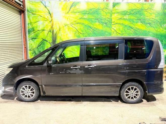 セレナ2.0 ハイウェイスター 4WD　防錆塗装4WDTVナビBカメETCドラレコ後席モニタ 2000