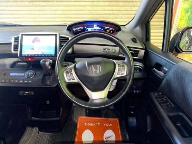 フリードスパイクハイブリッド1.5 ジャストセレクション　防錆塗装4WDTVナビBカメETC 1500