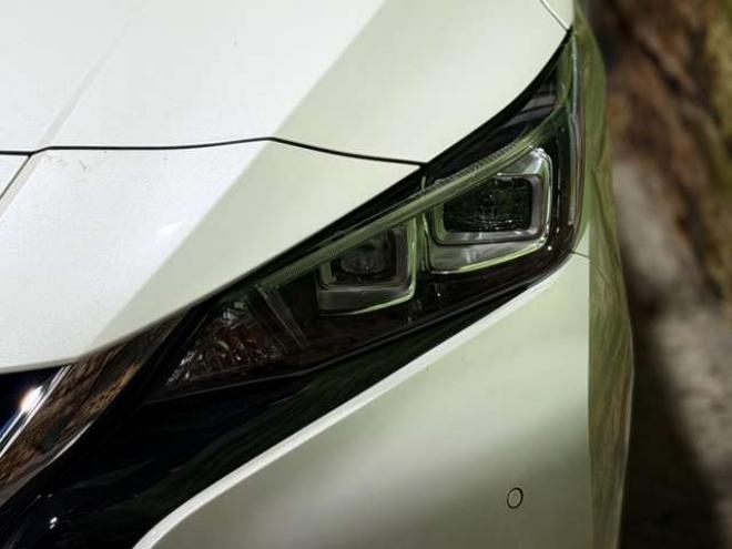 リーフX 10万台記念車　TVBカメ積込タイヤETC 2WD 不明