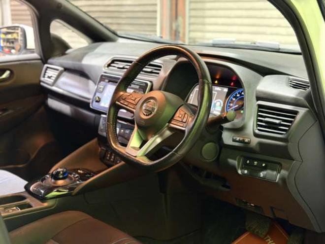 リーフX 10万台記念車　TVBカメ積込タイヤETC 2WD 不明