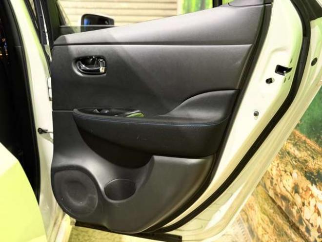 リーフX 10万台記念車　TVBカメ積込タイヤETC 2WD 不明