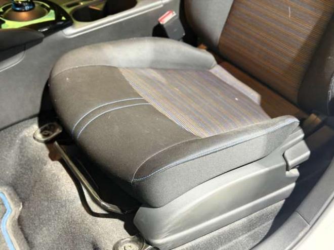 リーフX 10万台記念車　TVBカメ積込タイヤETC 2WD 不明