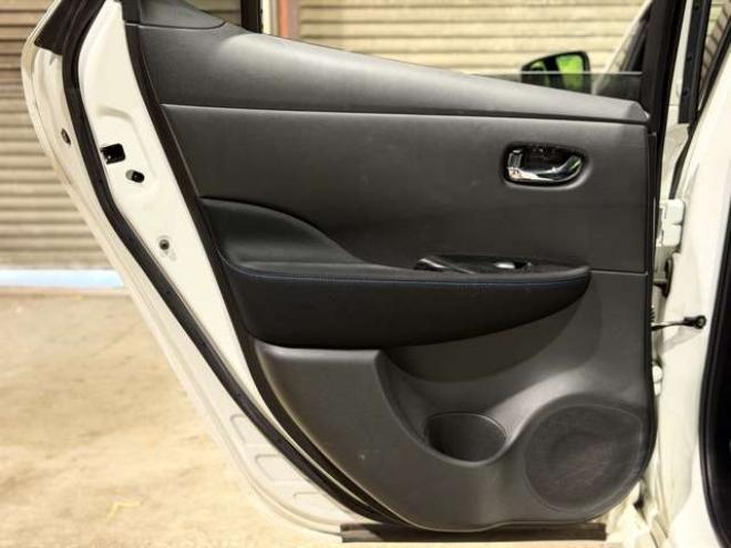 リーフX 10万台記念車　TVBカメ積込タイヤETC 2WD 不明