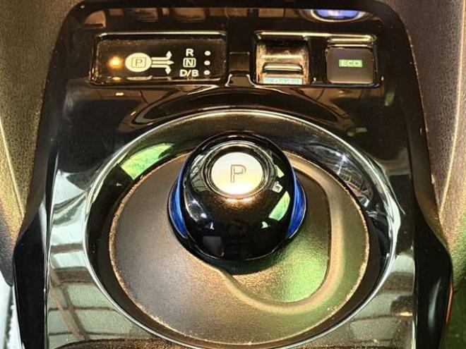 リーフX 10万台記念車　TVBカメ積込タイヤETC 2WD 不明